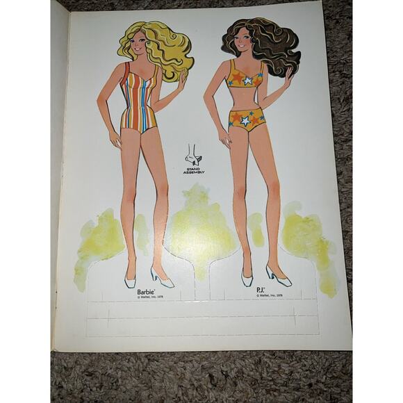 2 Vintage Whitman/Mattel FASHION PHOTO BARBIE & Malibu Francie Book 73-78 unused - Picture 10 of 14